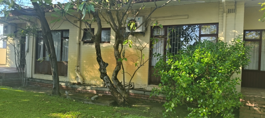 6 Bedroom Property for Sale in Cravenby Western Cape